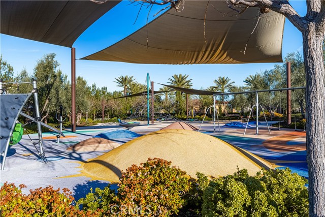 106 Bright Star, Irvine CA: https://media.crmls.org/medias/08c228ee-e931-4a04-b41b-ab8ea05602c7.jpg