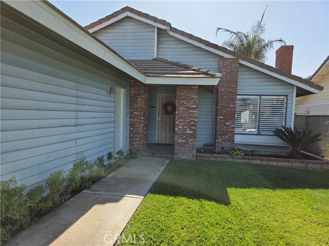 13581 Scarborough Place, Chino CA: https://media.crmls.org/medias/08c34f96-72bd-4c62-8606-9380ad55fdca.jpg