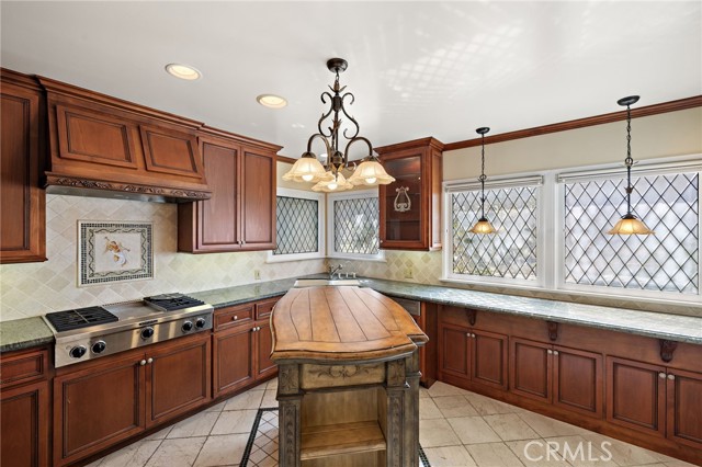 Detail Gallery Image 15 of 49 For 8001 Alverstone Ave, Los Angeles,  CA 90045 - 3 Beds | 4 Baths