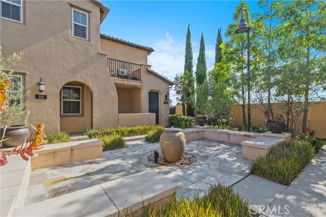 17557 Newland Street, Huntington Beach CA: https://media.crmls.org/medias/08c39d96-d708-4eb0-b6d8-d42b0df85804.jpg