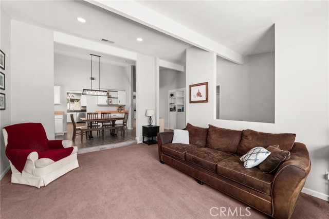 Detail Gallery Image 12 of 51 For 1370 Maywood Ave, Upland,  CA 91786 - 4 Beds | 3 Baths