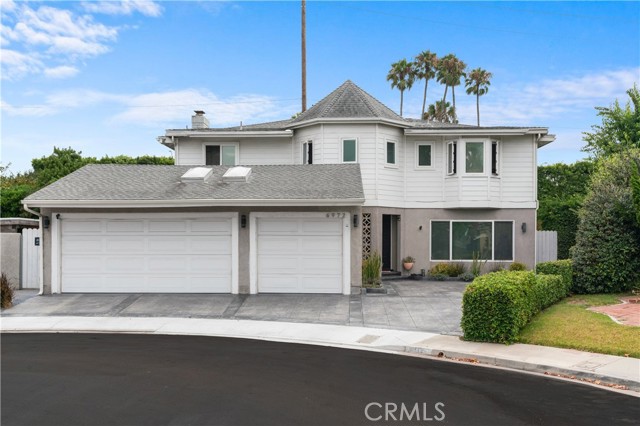 Detail Gallery Image 1 of 34 For 6972 Lawn Haven Dr, Huntington Beach,  CA 92648 - 5 Beds | 2/1 Baths