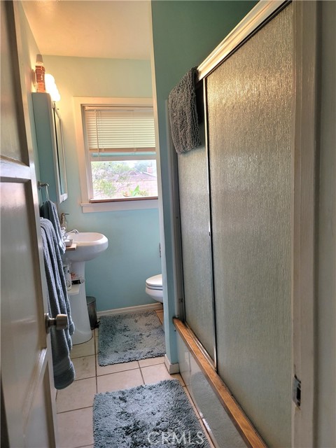 160, bathroom