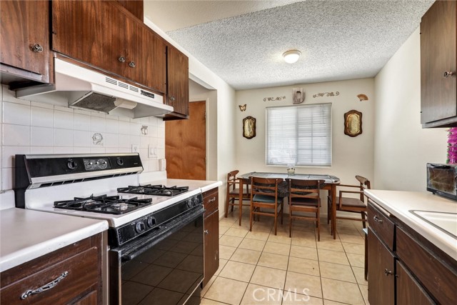 Detail Gallery Image 14 of 42 For 556 San Marino, Hemet,  CA 92545 - 2 Beds | 1 Baths