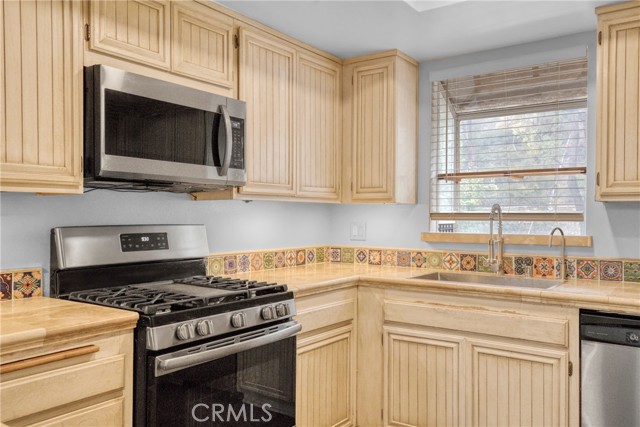 20334 Rue Crevier, Canyon Country CA: https://media.crmls.org/medias/08c73caf-9344-4f68-8de6-5b7660abc549.jpg