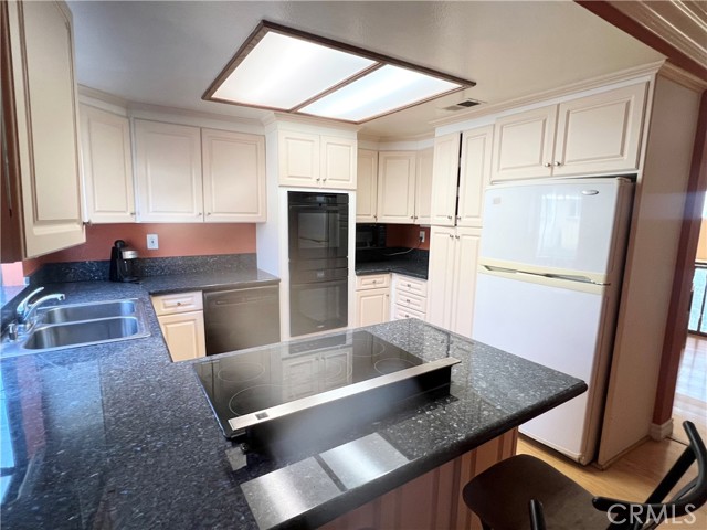 Detail Gallery Image 8 of 20 For 1006 Arcadia Ave #G,  Arcadia,  CA 91007 - 3 Beds | 3 Baths