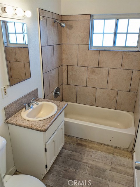 Detail Gallery Image 12 of 17 For 1708 Pine Ave #11,  Long Beach,  CA 90813 - 1 Beds | 1 Baths