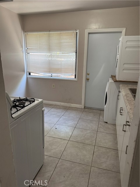 4611 W 152nd Street, Lawndale CA: https://media.crmls.org/medias/08c8357f-a5ac-4af9-8bee-43b1fdc8949d.jpg