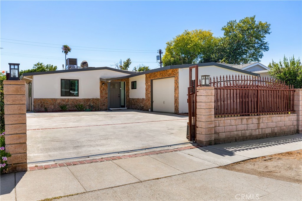 6535 Mary Ellen Avenue