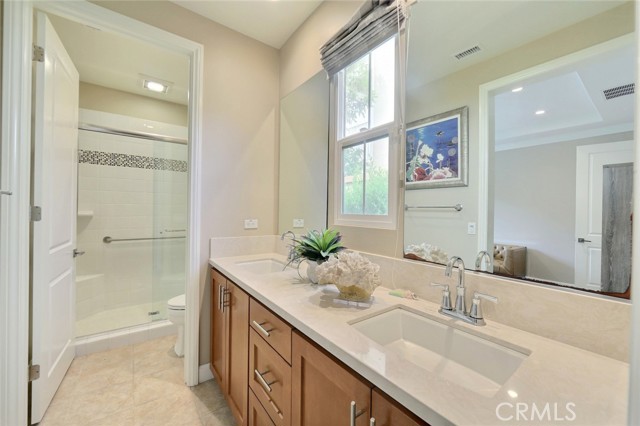 Detail Gallery Image 8 of 30 For 125 Hargrove, Irvine,  CA 92620 - 4 Beds | 3/1 Baths