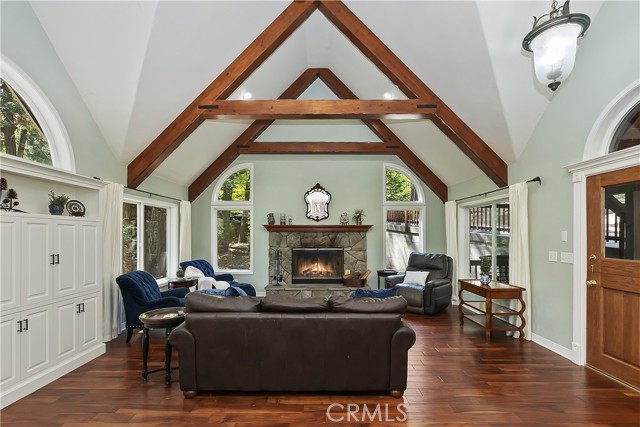 Detail Gallery Image 5 of 34 For 405 Terrace Rd, Lake Arrowhead,  CA 92352 - 2 Beds | 2 Baths
