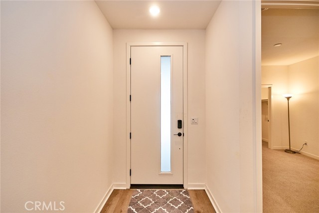 Detail Gallery Image 4 of 39 For 944 N Divino Privado, Ontario,  CA 91764 - 3 Beds | 3/1 Baths