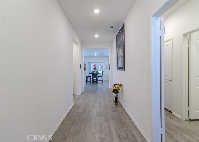 Detail Gallery Image 2 of 21 For 15451 San Francisco Ln, Victorville,  CA 92394 - 4 Beds | 3/1 Baths