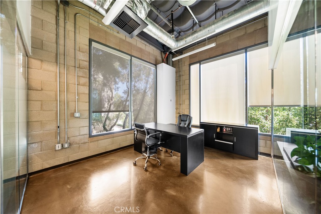 MLS #OC25143028 img 16