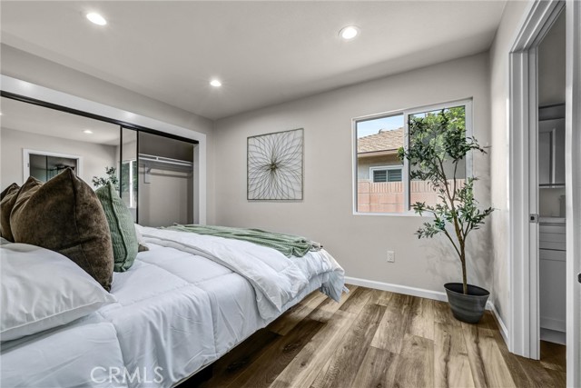 Image 18 of 39 For 14431 Harvest Ave