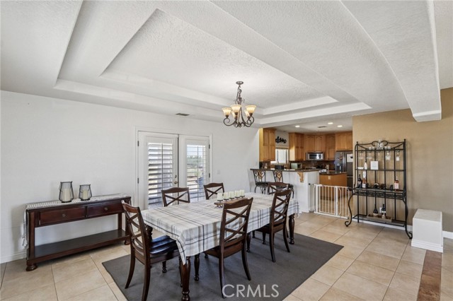 8294 Aster Road, Oak Hills CA: https://media.crmls.org/medias/08cd2cae-28da-4c91-b3d2-5d91df7a614b.jpg
