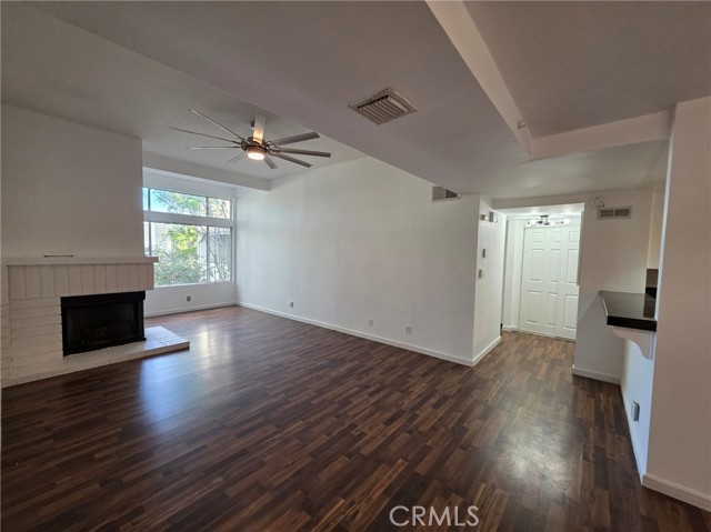 Detail Gallery Image 6 of 24 For 7800 Topanga Canyon #303,  Canoga Park,  CA 91304 - 2 Beds | 2 Baths
