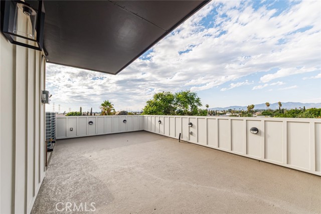 Detail Gallery Image 20 of 27 For 11839 1/2 Runnymede, North Hollywood,  CA 91605 - 4 Beds | 4 Baths