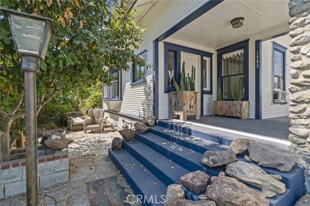 Detail Gallery Image 1 of 24 For 1353 Toberman St, Los Angeles,  CA 90015 - 4 Beds | 1/1 Baths