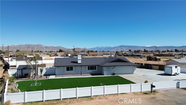 Detail Gallery Image 2 of 59 For 15245 Apache Rd, Apple Valley,  CA 92307 - 3 Beds | 2 Baths