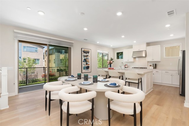Detail Gallery Image 9 of 50 For 554 Catalonia, Lake Forest,  CA 92630 - 4 Beds | 4 Baths