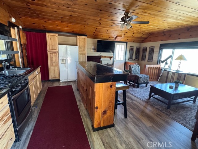 Detail Gallery Image 16 of 38 For 24998 Ocean View Dr, Crestline,  CA 92325 - 1 Beds | 1 Baths