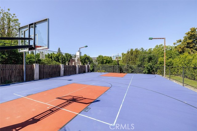 22953 Oxnard Street, Woodland Hills CA: https://media.crmls.org/medias/08d1140c-f7db-43b7-9006-f7dc101e5e13.jpg