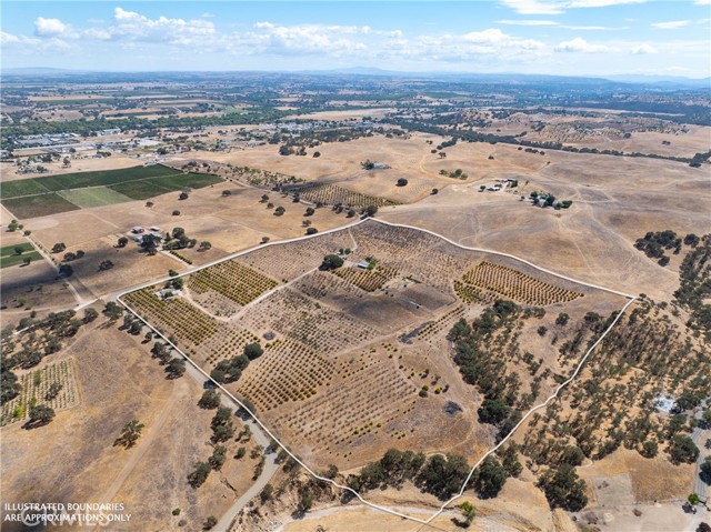 27 Wellsona Road, Paso Robles CA: https://media.crmls.org/medias/08d2bb3e-bb5a-4aea-ad7d-618a292f0d6c.jpg