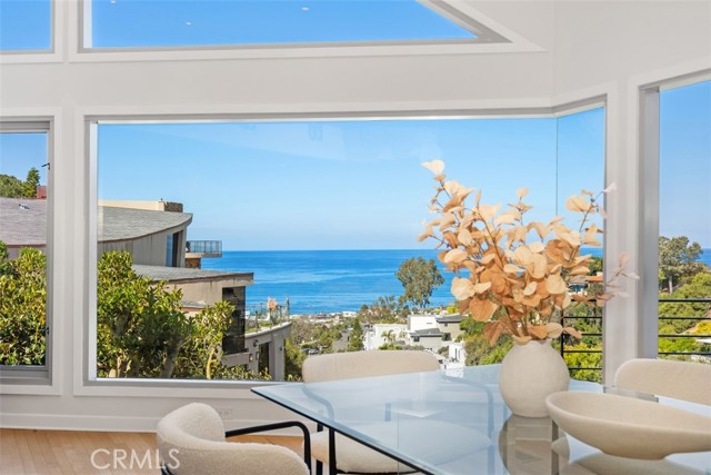 Detail Gallery Image 3 of 38 For 901 Summit Dr, Laguna Beach,  CA 92651 - 4 Beds | 3 Baths