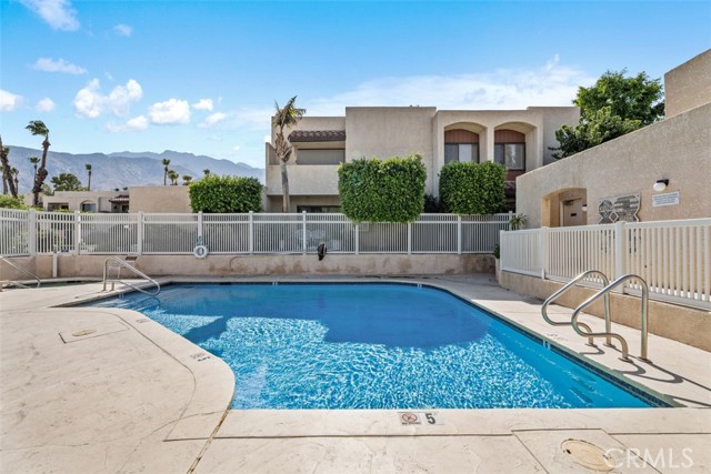 200 E Racquet Club Rd, Palm Springs CA: https://media.crmls.org/medias/08d3fb5b-f8fe-4c86-b5e2-47ba83bad5a4.jpg