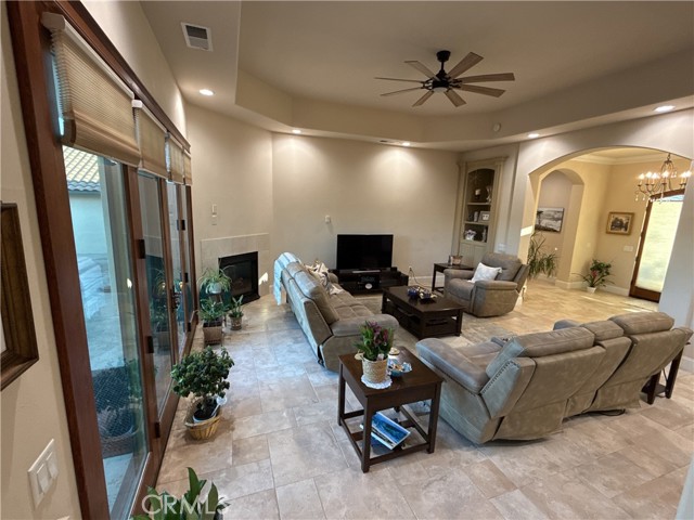18 Tuscan Drive, Paradise CA: https://media.crmls.org/medias/08d41f05-7079-4536-b1a5-bbf11c3cbd11.jpg