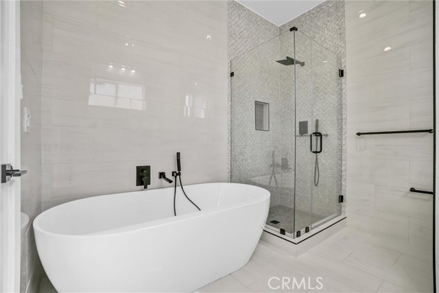 Detail Gallery Image 13 of 70 For 2124 W 238th St, Torrance,  CA 90501 - 7 Beds | 7 Baths