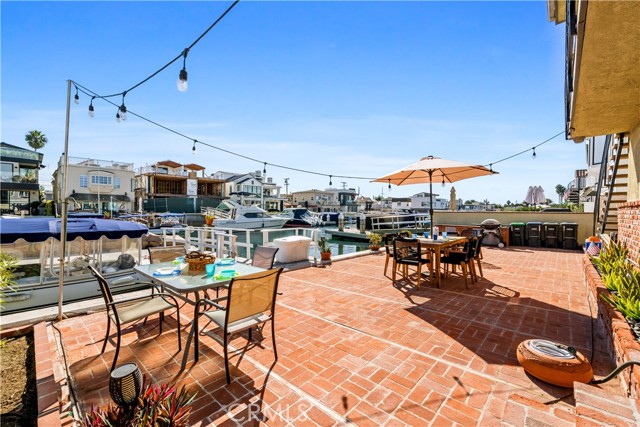 Detail Gallery Image 5 of 27 For 3711 Channel Pl, Newport Beach,  CA 92663 - 2 Beds | 1/1 Baths