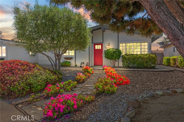 160 Jennifer Court, Grover Beach CA: https://media.crmls.org/medias/08d51bf9-78d8-4ea1-8c60-f8d73c4ea2b7.jpg