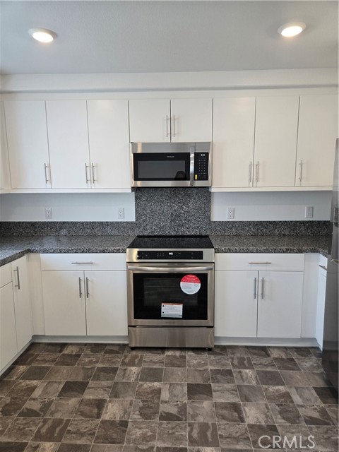 Detail Gallery Image 7 of 27 For 7281 Olive Grove, Riverside,  CA 92507 - 3 Beds | 2/1 Baths