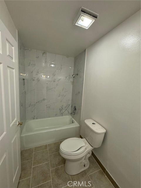 Detail Gallery Image 5 of 11 For 1999 Stanley Ave #1,  Signal Hill,  CA 90755 - 2 Beds | 2/1 Baths