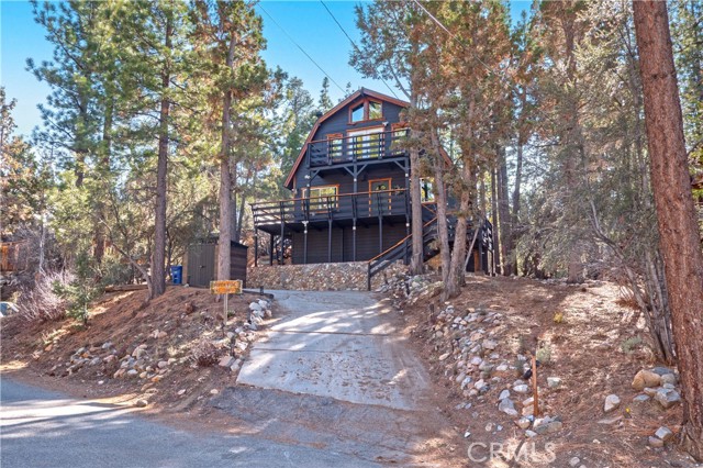 Detail Gallery Image 2 of 46 For 108 E Rainbow Bld, Big Bear City,  CA 92314 - 4 Beds | 1/1 Baths