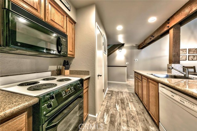 Detail Gallery Image 11 of 26 For 3535 Lake Tahoe Blvd #410,  South Lake Tahoe,  CA 96150 - 3 Beds | 2 Baths