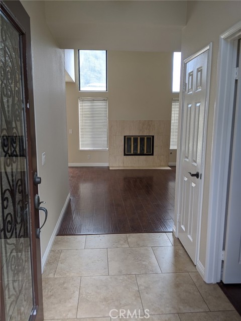 2002 Springcreek Circle, Upland CA: https://media.crmls.org/medias/08d8b331-69f0-4bdb-ae75-f0cc685b026a.jpg