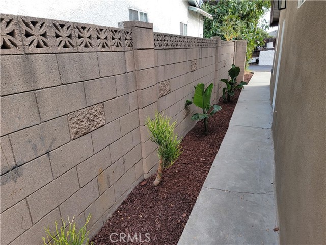 Detail Gallery Image 6 of 12 For 18723 Bassett St, Reseda,  CA 91335 - 1 Beds | 1 Baths