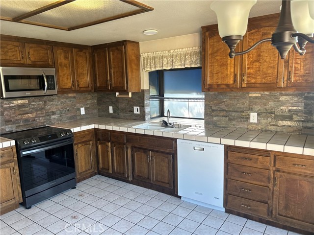 Detail Gallery Image 3 of 29 For 3002 Beech Dr, Atwater,  CA 95301 - 3 Beds | 2 Baths