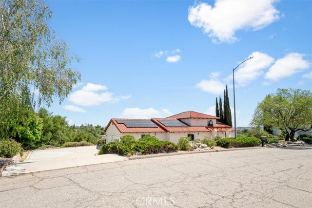 2322 Almond Springs Drive, Paso Robles CA: https://media.crmls.org/medias/08da3bc7-77a7-4399-96d1-3a5c51437c25.jpg