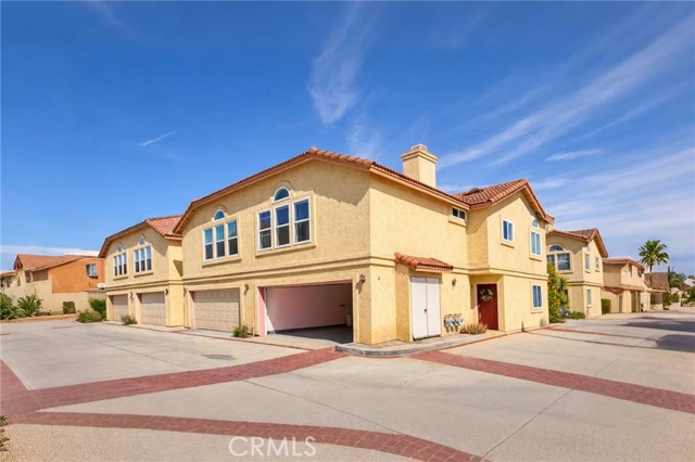 Detail Gallery Image 2 of 15 For 14045 Anderson St #1/2,  Paramount,  CA 90723 - 3 Beds | 3 Baths