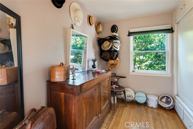 9107 Olin Street, Los Angeles CA: https://media.crmls.org/medias/08db09e5-5676-4723-8ef2-b5689924b5a5.jpg