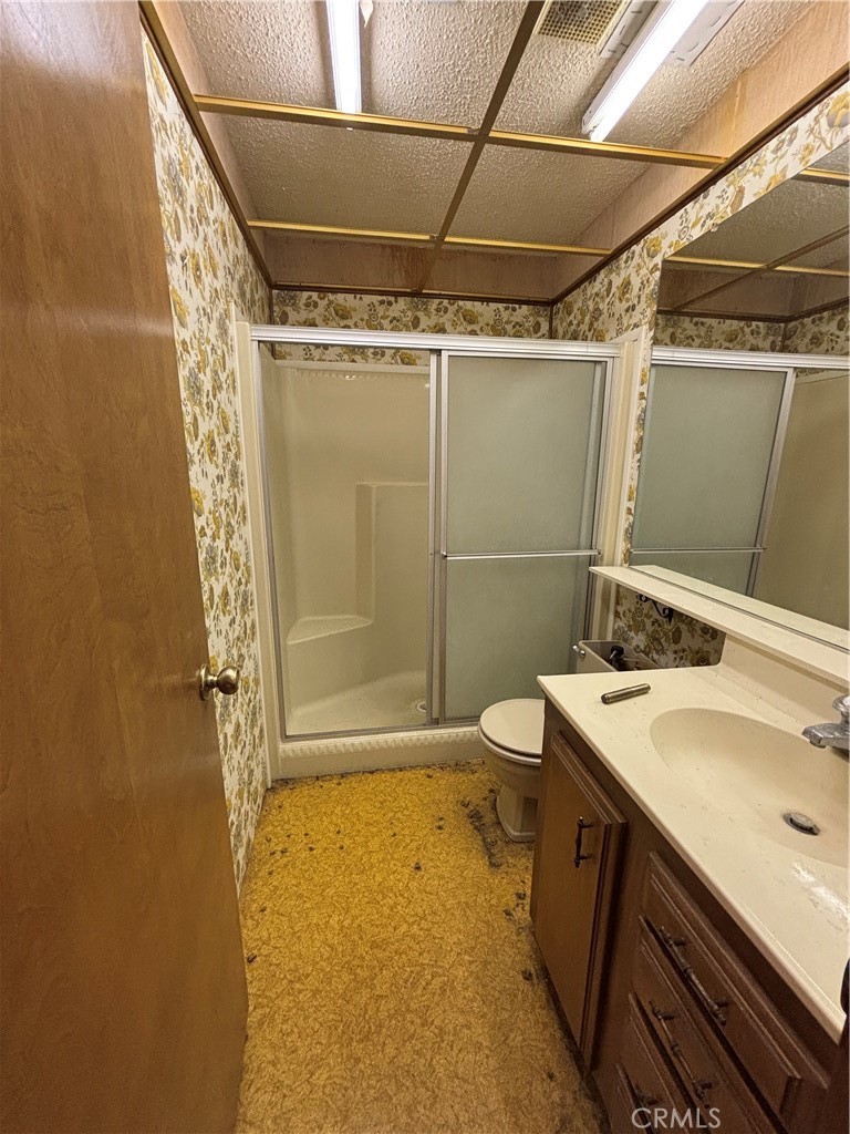 https://media.crmls.org/medias/08db76b1-aa33-4768-95b6-8c97c5c78be9.jpg?preset=X-Large