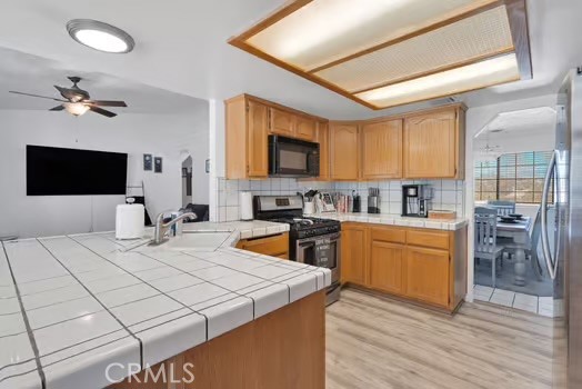 https://media.crmls.org/medias/08dc2f45-3f08-4299-8bec-ce41634440a3.jpg?preset=X-Large