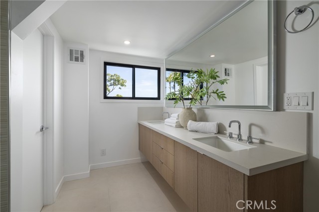 Detail Gallery Image 13 of 28 For 531 Allview, Laguna Beach,  CA 92651 - 4 Beds | 4/1 Baths