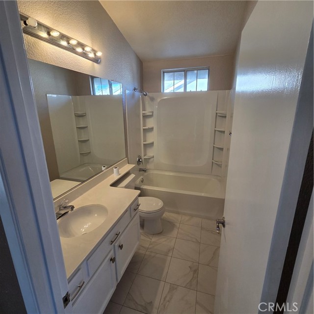 Detail Gallery Image 9 of 11 For 19935 Westerly, Riverside,  CA 92508 - 4 Beds | 3 Baths