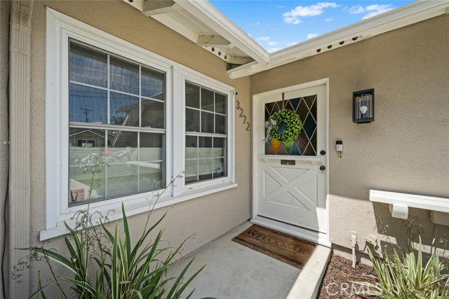 3272 Woodstock Road, Los Alamitos CA: https://media.crmls.org/medias/08dd7a94-d1ef-4712-9de6-3d4e4214e3c7.jpg