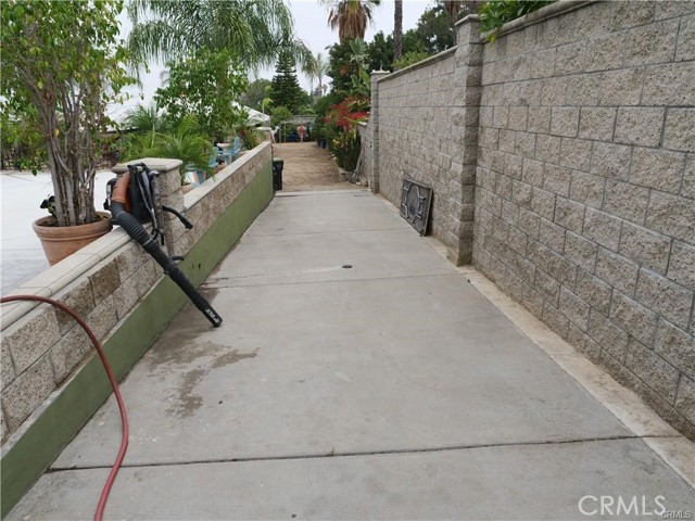 Image 19 of 26 For 13761 Lomitas Avenue
